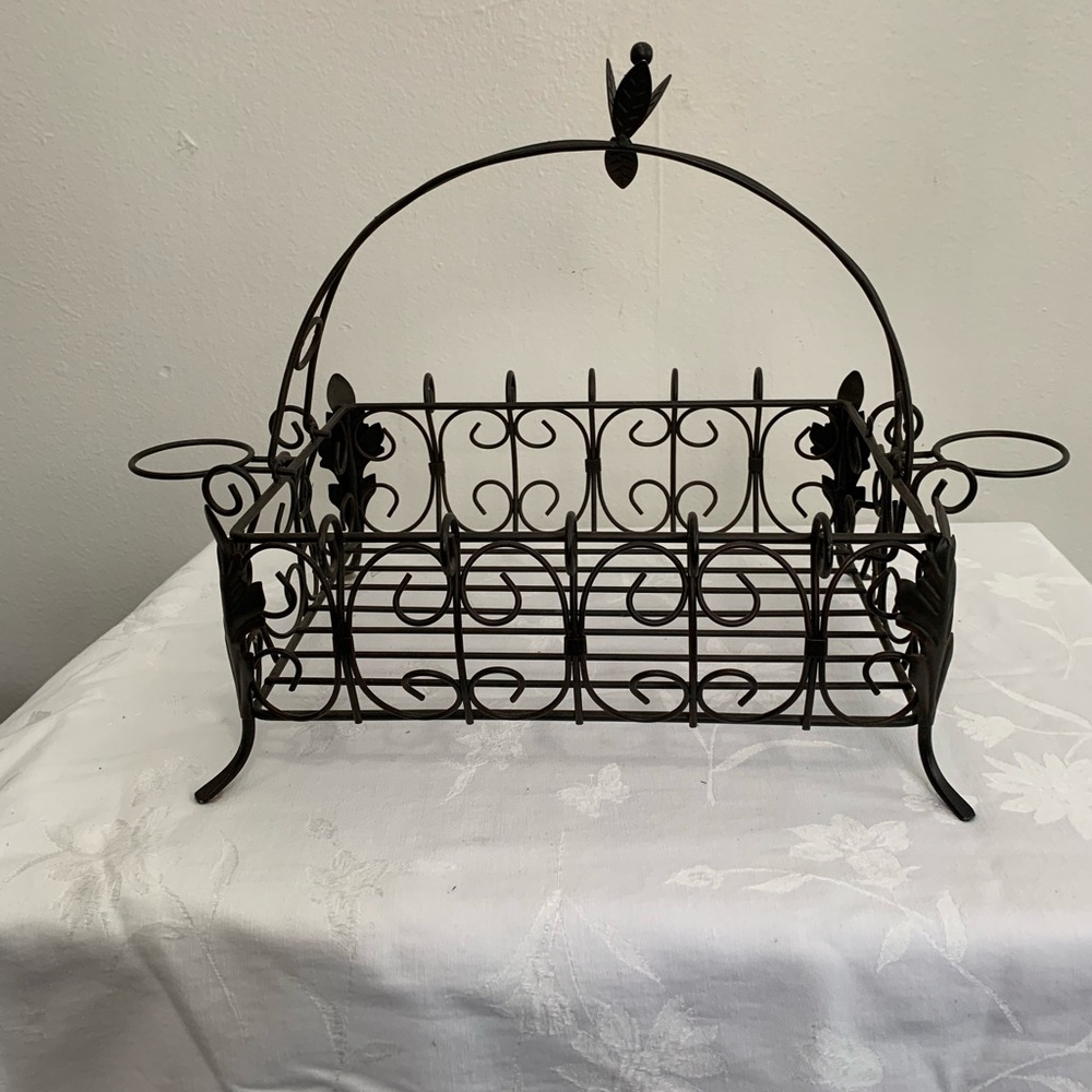 Southern living Wrought iron footed caddy  with handle